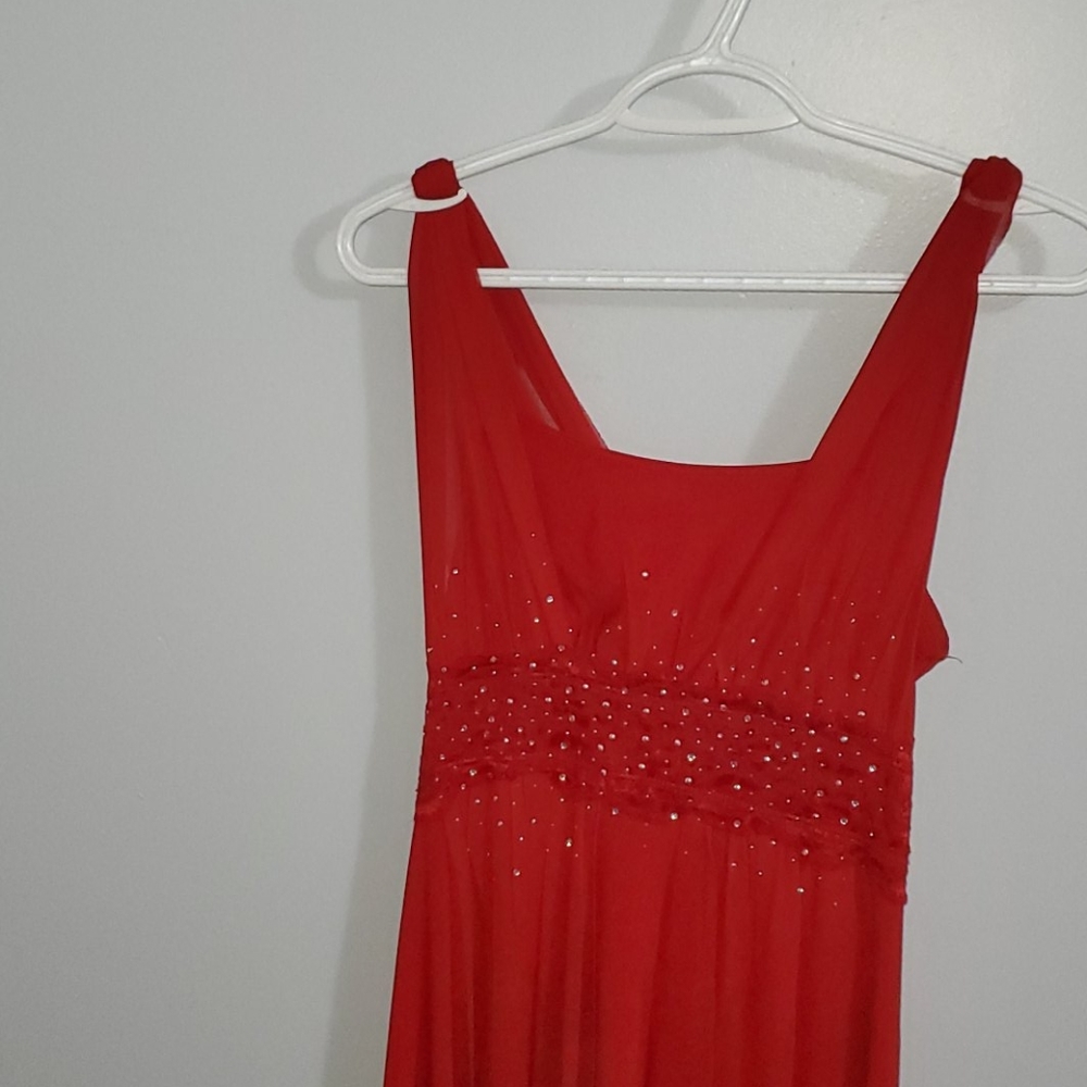 Dress - Picture 2 of 4